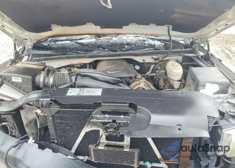 2004 Chevrolet Silverado K1500 z USA, uszkodzony, nr VIN 2GCEK19T441183352